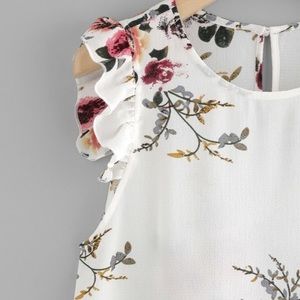 HERE‼️ White floral ruffle shell top